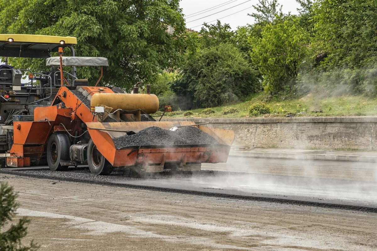 Asphalt paver machine